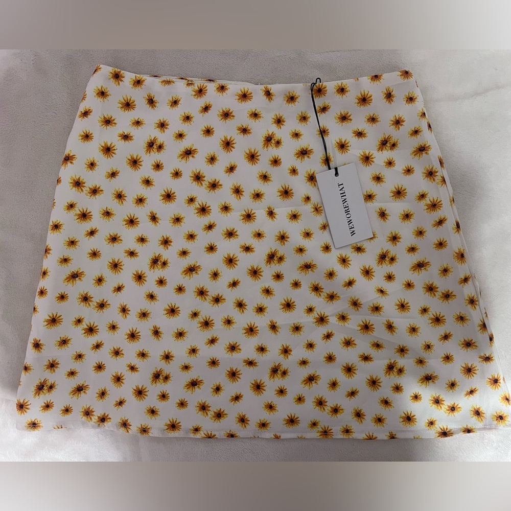 WeWoreWhat White Skirt with Yellow Floral Pattern